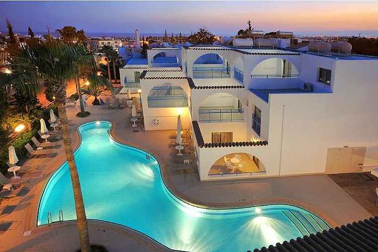 Cyprus ↬ Petrosana Hotel & Appartementen