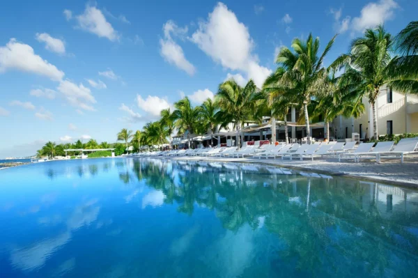 Curaçao ↬ Papagayo Beach Hotel