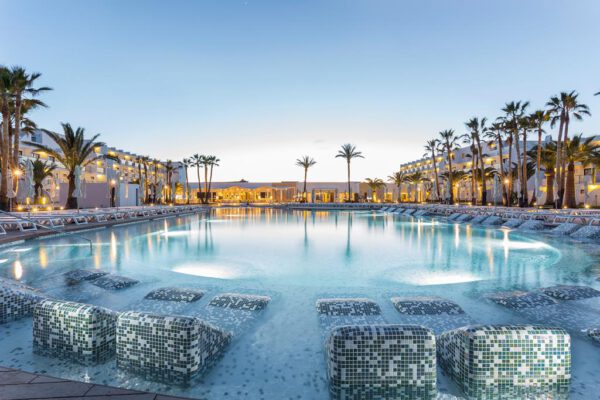 Grand Palladium White Island