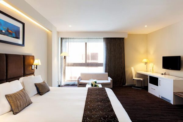The George Urban Boutique - Afbeelding 2
